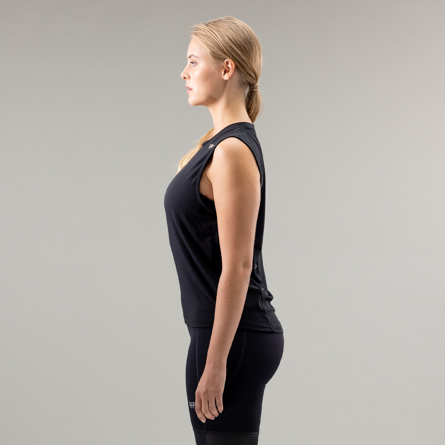 Lomond Tank - Black - Women's - ilabb Canada