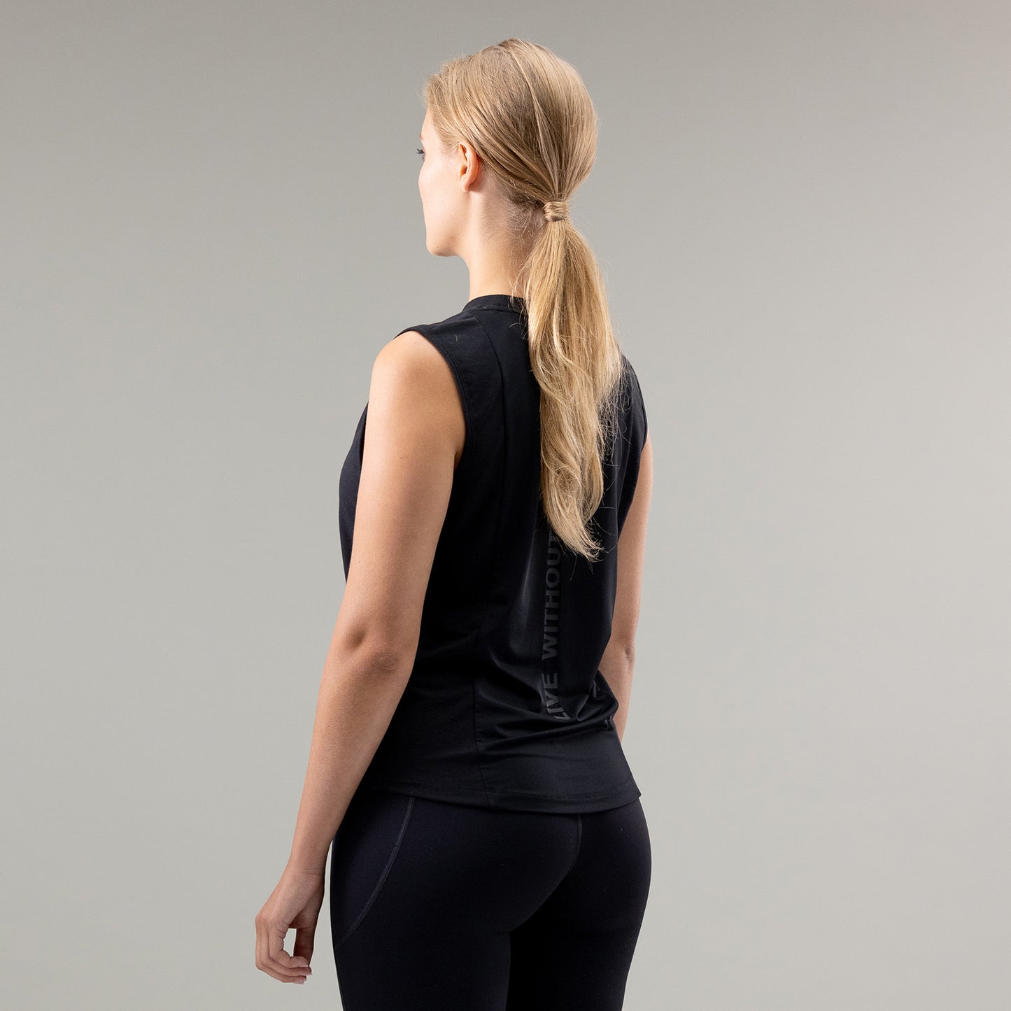 Lomond Tank - Black - Women's - ilabb Canada