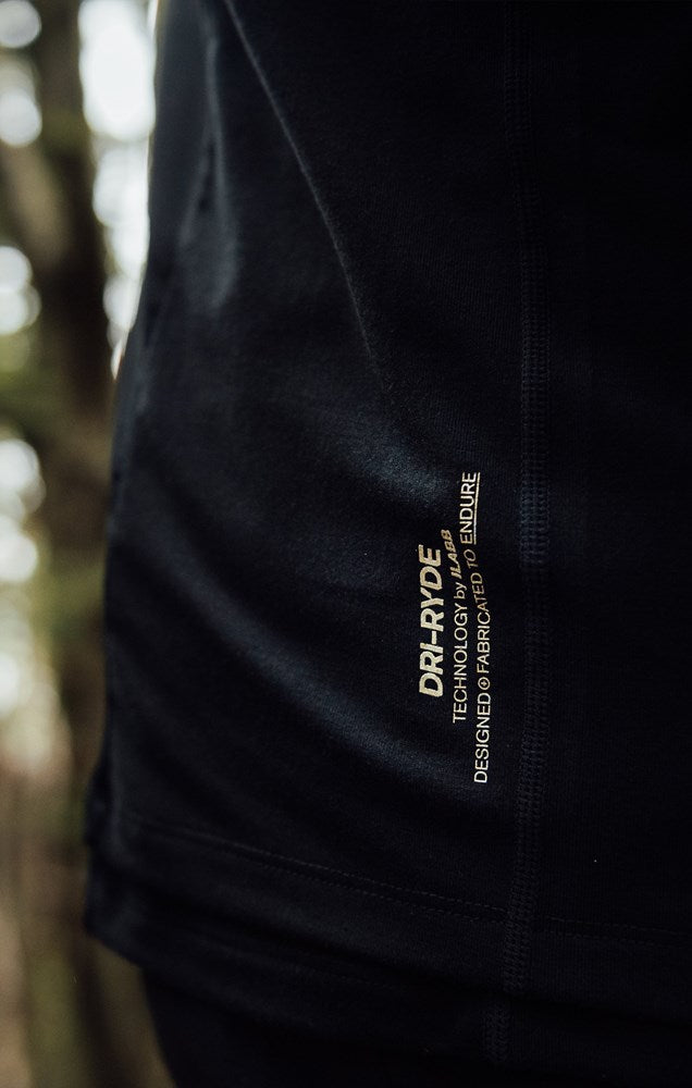 Women's Lomond Tee - Black - ilabb Canada